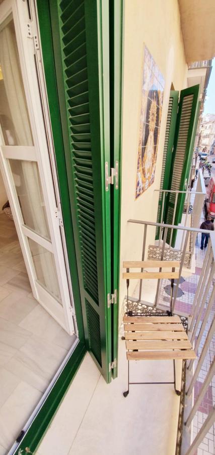 Fan Flat Carreteria Apartment Малага Екстериор снимка